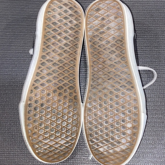 Men’s Van’s Old Skool Classic Skate Shoes - Picture 8 of 8